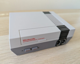 Nintendo NES Classic Mini PAL HDMI Console Bundle Boxed w/ 1 Controller