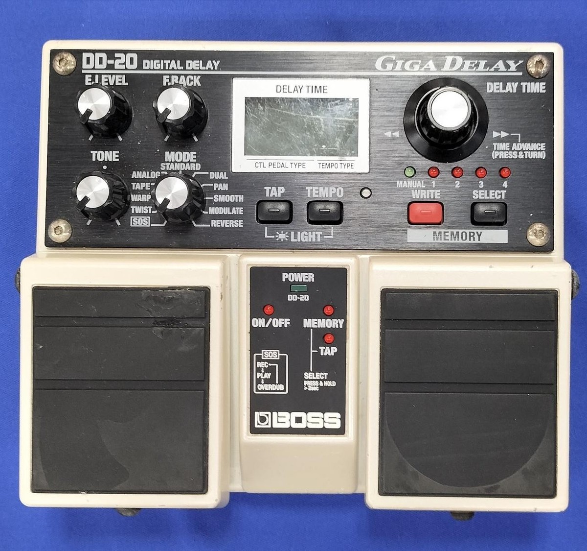 Boss DD-20 Giga Delay Pedal 23s Digital Analog Tape Twist Reverse