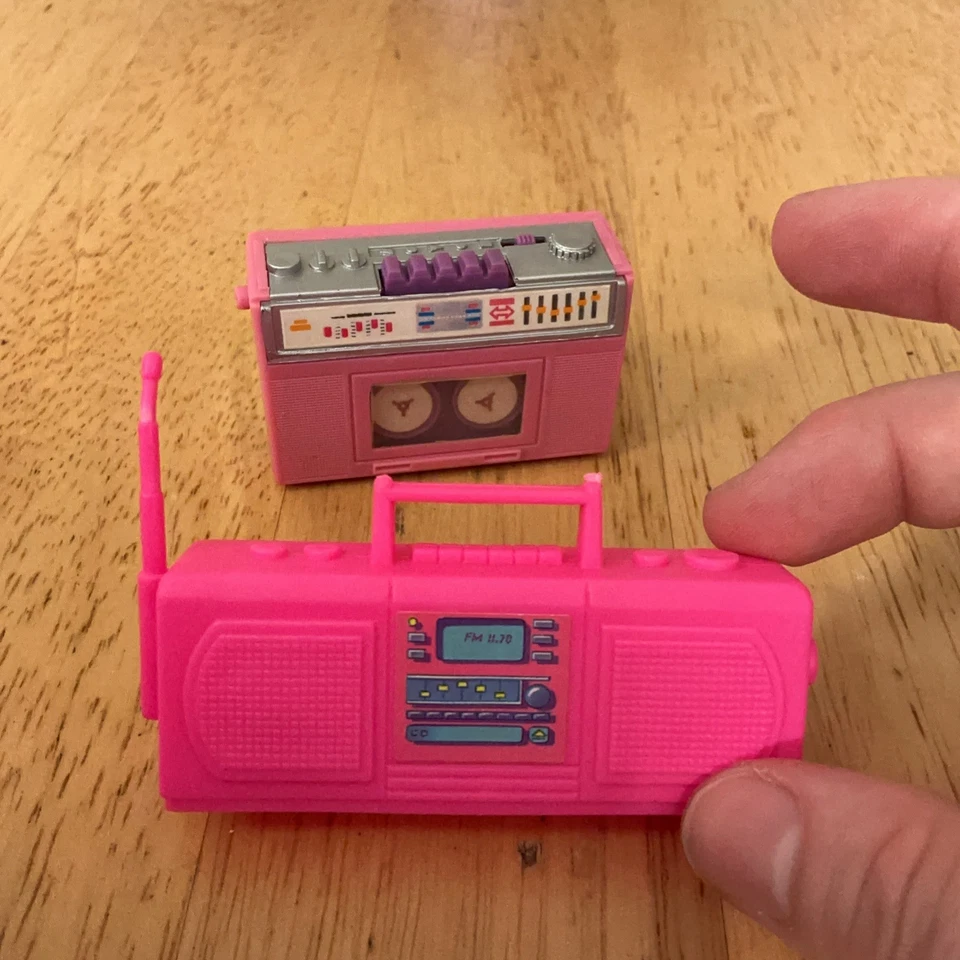 De colección 1986 Barbie Acción Cuerda Radio Tape Deck Boom Box con estéreo adicional. Foto 2 de 3