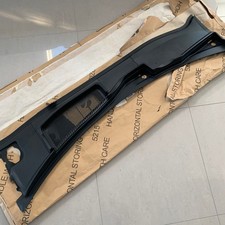 Audi Q8 RS Wischerarm Flächenabdeckung vorne Wasserkasten Wischerarm Original 4M8819401D