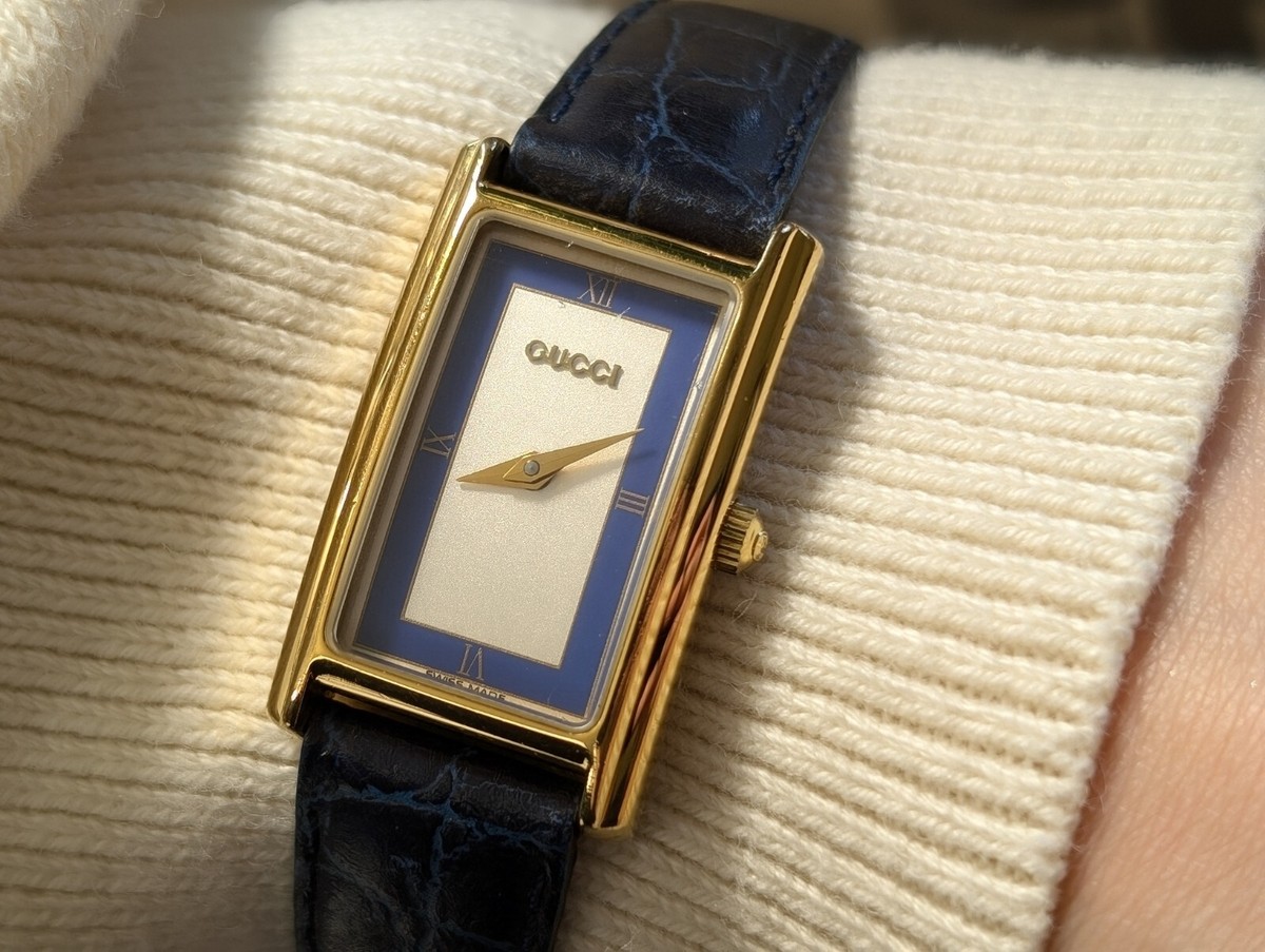 GUCCI 2600L Blue Gold Plated Roman Dial tank Quartz Women GUCCI 2600L Blue Gold Plated Roman Dial tank Quartz Women