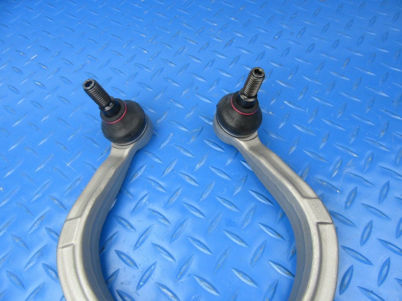 Maserati Ghibli Quattroporte outer tie rod end left right #9008
