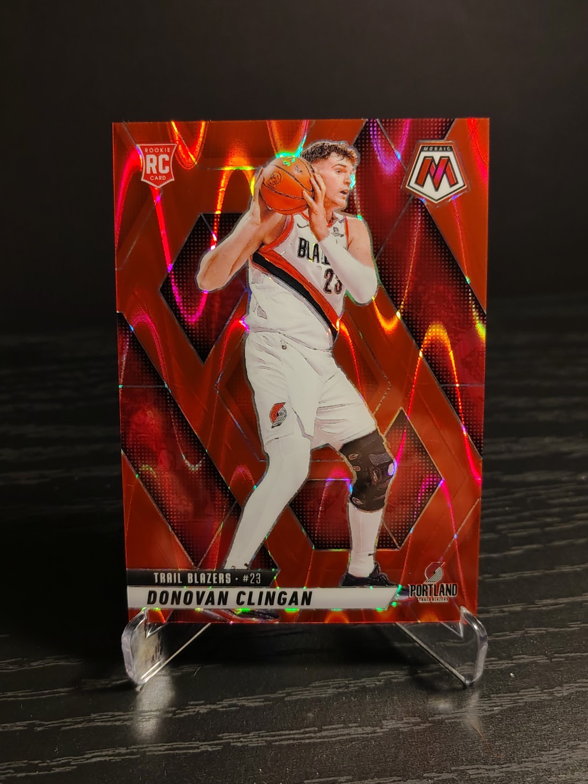 2024-25 Panini Mosaic - Rookies Donovan Clingan #246 (RC) Red Seismic /299