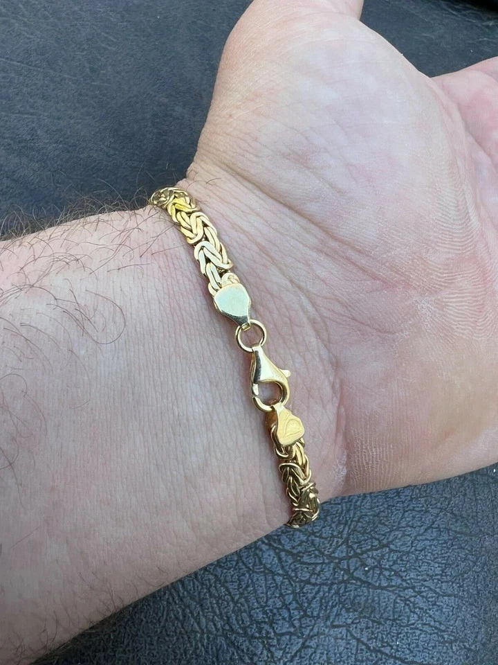 Brazalete de tenis redondo de 5 quilates con rubí rojo simulado para hombre de plata de ley 925 amarilla Foto 3 de 4