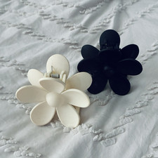 2-Pack Flower Hair Claw Clips Black  White Plastic Solid Pattern Women/Teens