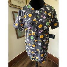 NWT Zoe Chloe Halloween Scrub Top S Ghost Candy Pumpkin