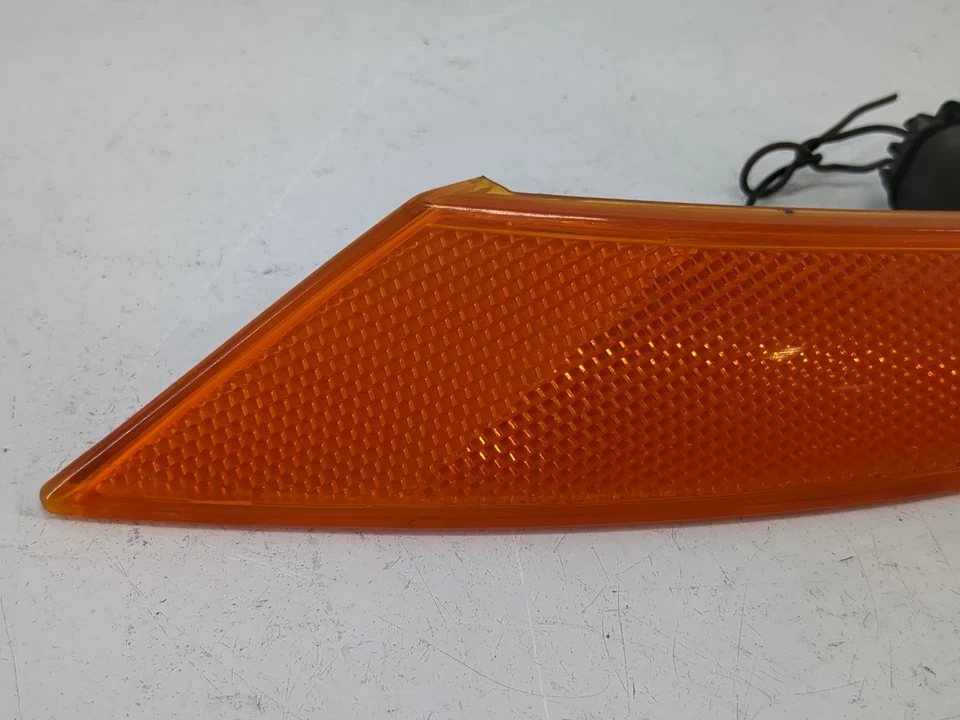 Luz marcadora lateral Saturn Ls2 2002 UD950 Foto 2 de 4