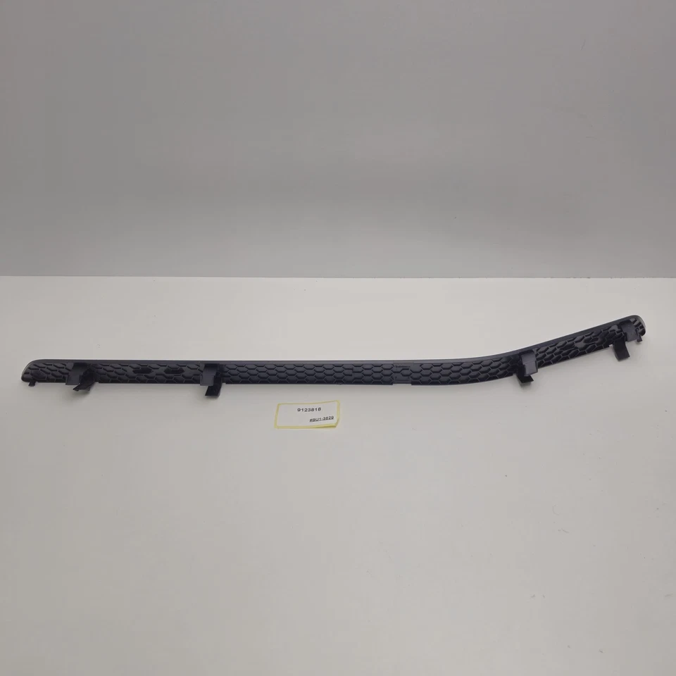 Накладка на передний правый внутренний порог двери BMW ALPINA B7L 2011-2015 годов выпуска 9123818 - Изображение 4 из 4