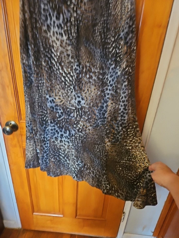 Falda Karen Kane Elastizada Cintura Elástica Tejida Estampado Animal Talla 2X EXCELENTE ESTADO Foto 2 de 4