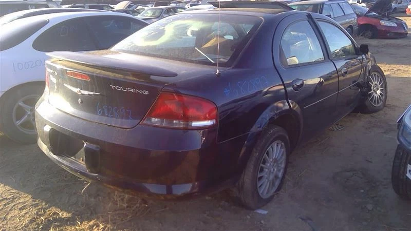 Brazo de control superior trasero derecho usado para: Chrysler Sebring Conv R 2005 Foto 3 de 4