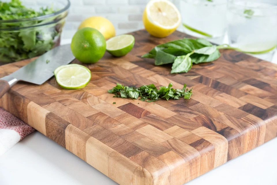 28218 Square Charleston End Grain Chef's Board , Acacia Wood 14" Square - Immagine 3 di 4