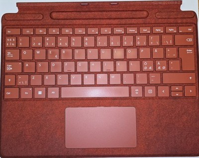 Microsoft Surface Pro 8 Type Cover Alcantara Rot QWERTY ( Schwedisch ) Ohne Pen