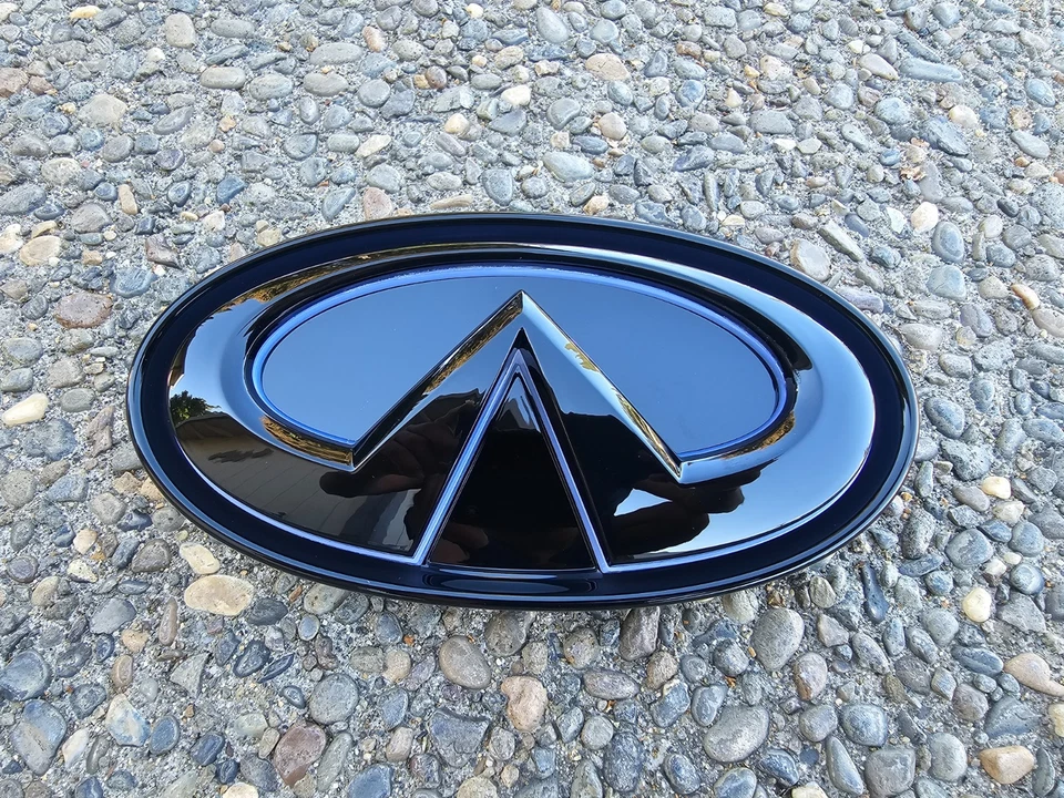 PARA INFINITI Q70 2015-2019 LED blanco emblema todo negro. Foto 3 de 4