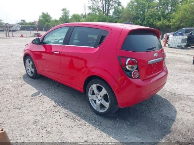 Chevrolet Sonic ECM 2015 módulo de control electrónico identificación A tracción delantera 1,4 L usado Foto 3 de 4