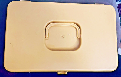  70 s Wilson Wil-Hold Harvest Gold Spool Box W/25 VTG Thread Spools 13x8x2½