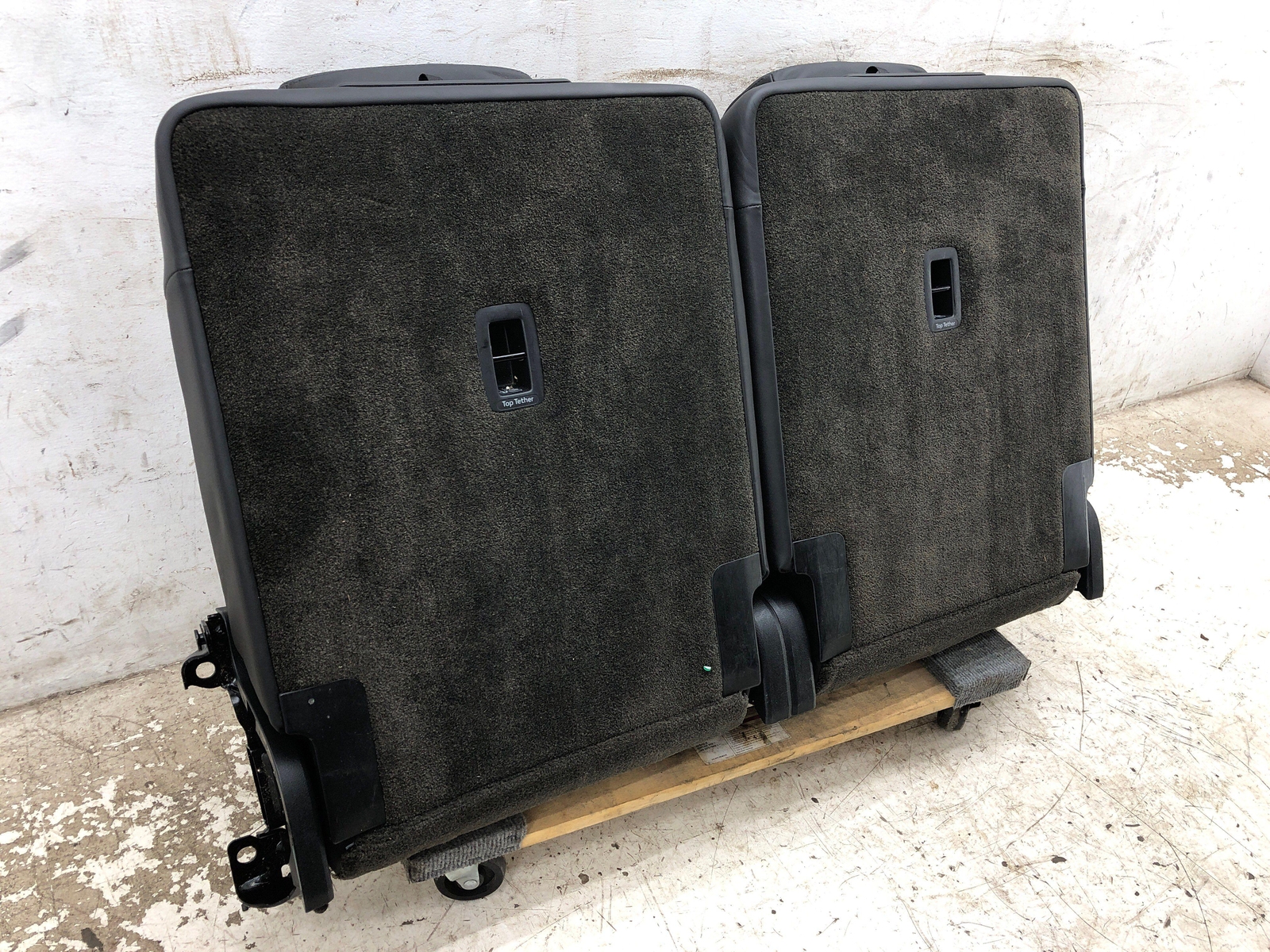 2016-2020 BENTLEY BENTAYGA REAR 3RD ROW UPPER SEAT CUSHION BACKREST BLACK/BEIGE