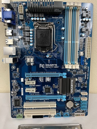 GIGABYTE GA-Z77-HD3 LGA 1155 Intel HDMI SATA 6Gb/s USB 3.0 ATX scheda madre + I/O - Foto 2 di 10