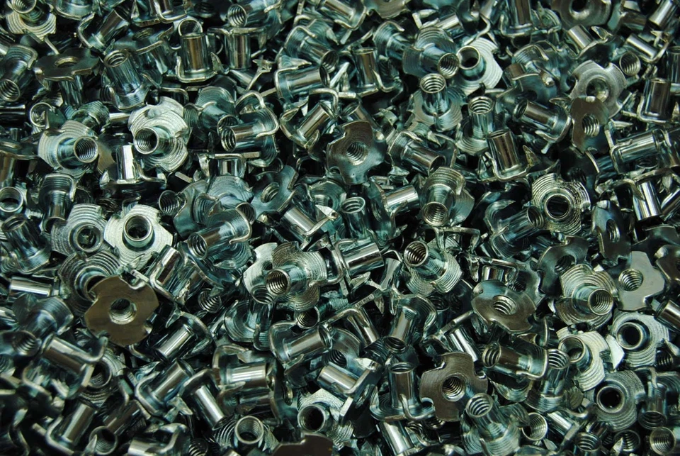 LEXAR INDUSTRIAL (400) Zinc Plated 1/4-20 x 7/16" Tee Nuts 4-Prong Wood