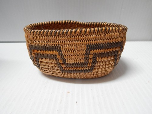 ANTIQUE CHEMEHUEVI COLORADO RIVER CALIF INDIAN COILED GIFT BASKET - PRISTINE !