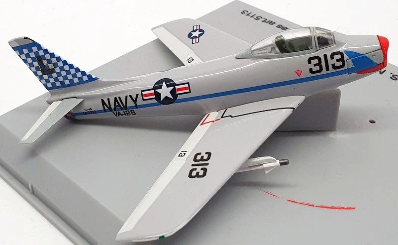 Armour escala 1/100 5113 - FJ-3 Fury ases de guerra da Coreia da Marinha dos EUA - Imagem 3 de 4