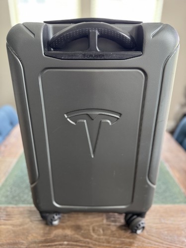 TESLA - Carry On Spinner Luggage Suitcase - PACKING CUBES Included!