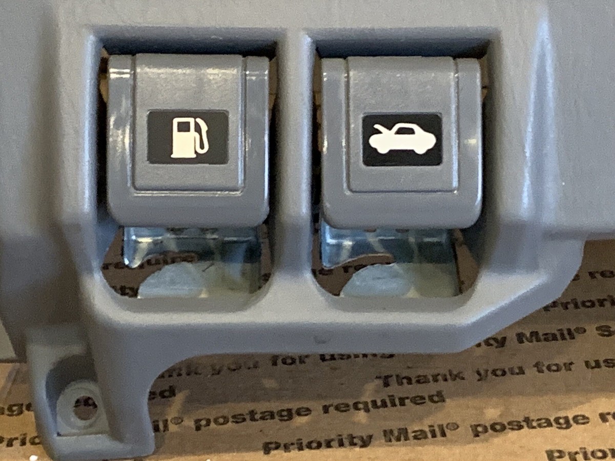 Toyota Land Cruiser UZJ100 OEM Grey Lower Dash Instrument Panel