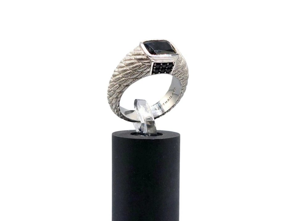Anillo Judith Ripka Plata de Ley 925 Ónix y Espinela Negra Banda Texturizada Talla 8 Foto 3 de 4