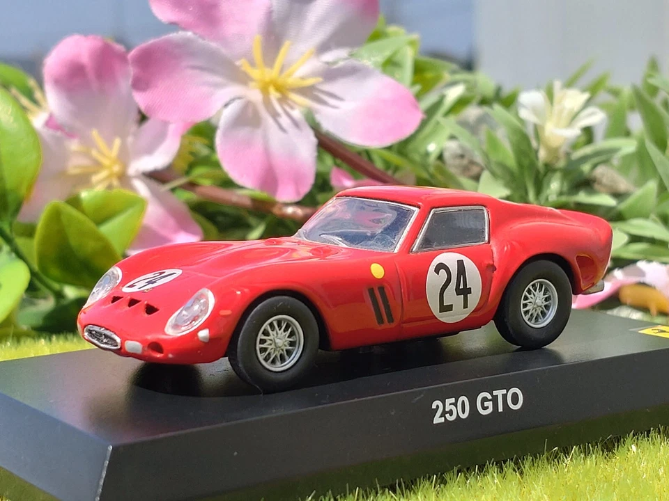 Ferrari / 250 GTO / 1962 / 1/64 Diecast Car / Kyosho Foto 3 de 4