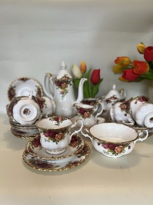 Royal Albert Old Country Roses 30tlg Teeservice für 6 Bone China Teekanne Kaffeekanne