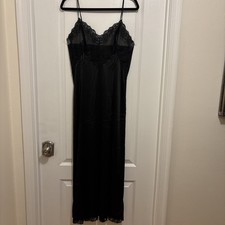 Vanity Fair Women's Black Nighdress Satin with Lace Trim Size 36 Used