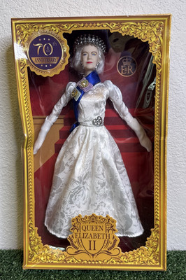 NEW Queen Elizabeth II Platinum Jubilee 70th Anniversary Doll Imperfect Box