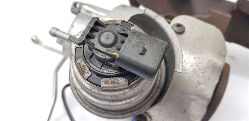 Audi A3 2015 turbocompresor turbo 1,6 diésel CXXB D4L233016H Foto 2 de 4