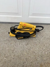 DEWALT 5.5 Amp Corded 3-1/4 In. Portable Handheld Planer (D26676)