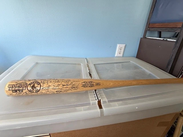 2004 Red Sox World Series Champions Edition Facsimile Signed Bat #3060 of 5000 - Image 4 of 4