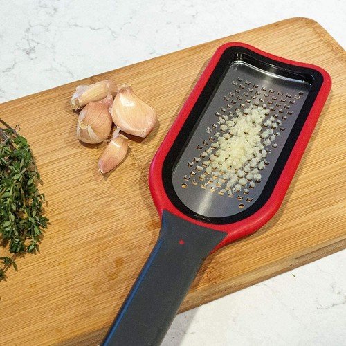 Microplane Select Series Coarse Grater - Red Frame, Ultra-Sharp Stainless Steel - 第 3/3 張圖片