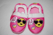 Girls PINK EMOJI SLIPPERS Smiley Face SUNGLASSES Rainbow Heart SIZE S 11-12