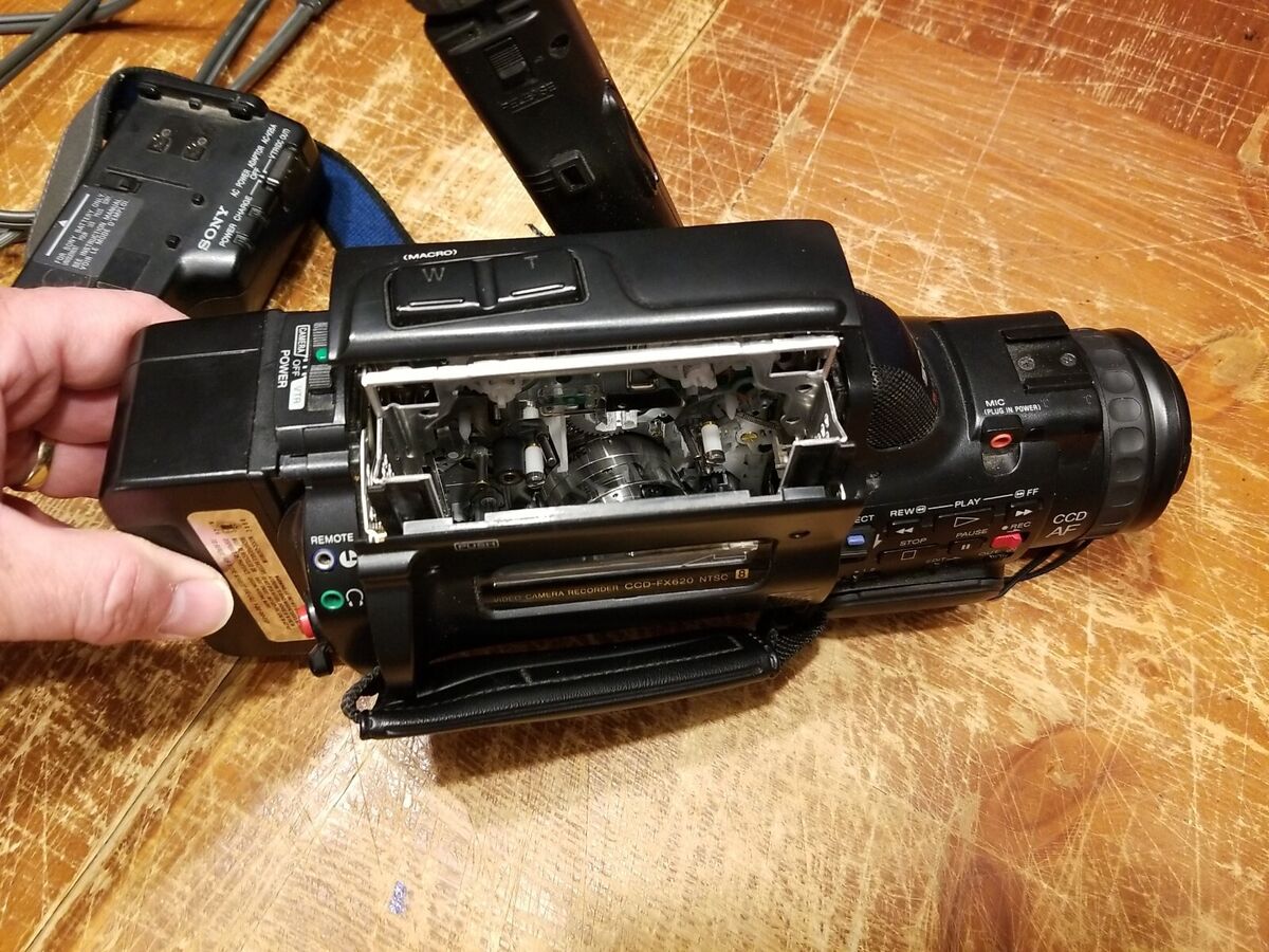 Sony (CCD-FX620) Video 8 Handycam (Video Camera Recorder Sony (CCD-FX620) Video 8 Handycam (Video Camera Recorder