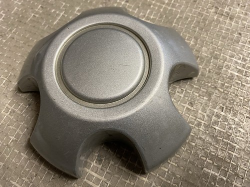 Toyota RAV4 wheel centre cap 42060 # JL747