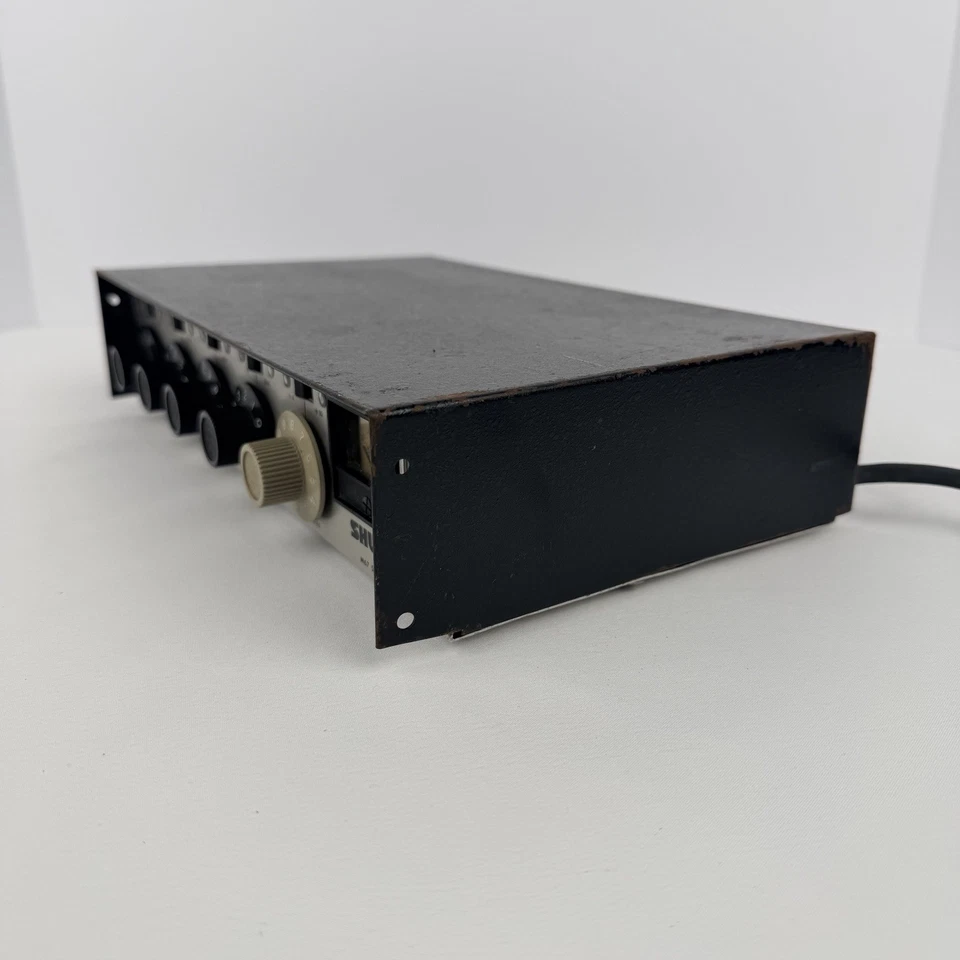 Shure M67 Professional Microphone Mixer Vintage 4 Input Mic Mixer - Image 4 of 4