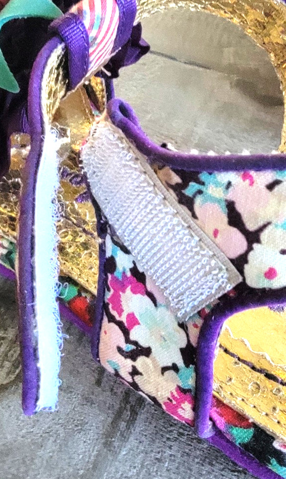 IRREGULAR CHOICE UNIQUE STRAP FLAT SANDAL SHOE ST… - image 4