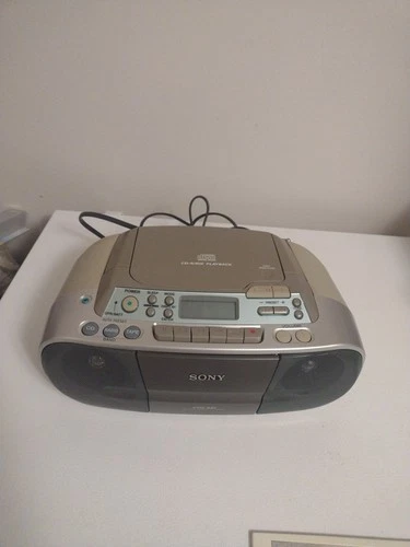 Vtg Sony CFD-S01 Stereo AM/FM Radio CD Player Cassette Portable Boombox Tested
