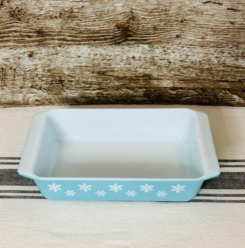 Vintage Pyrex Snowflake Turquoise Space Saver Dish 575-B 2 Qt - Picture 2 of 11
