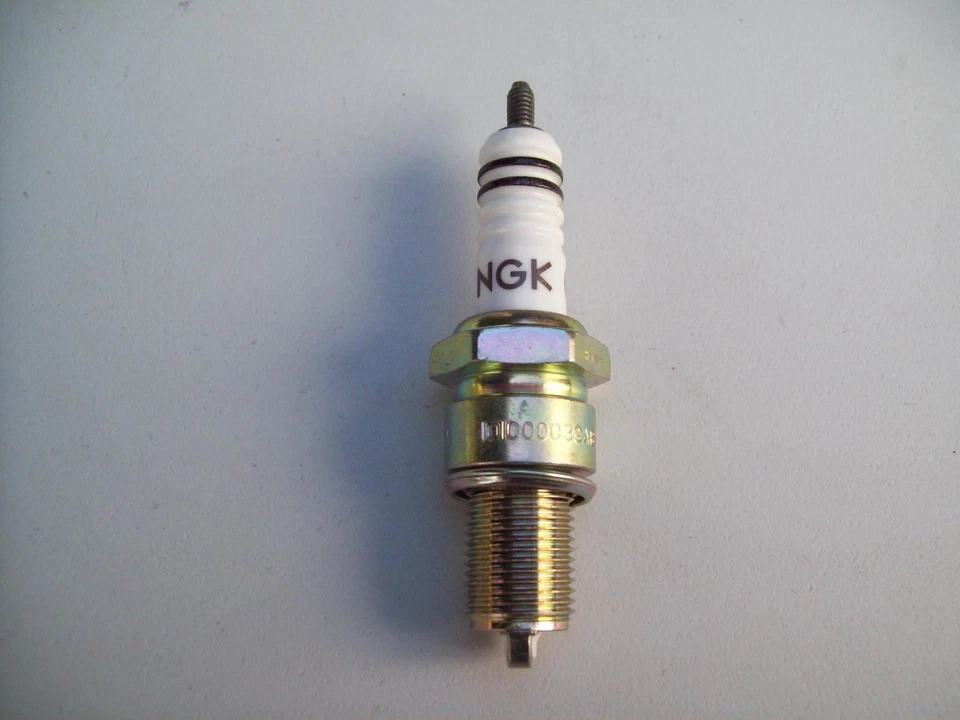 VW Polo Spark Plug NGK x20 101000039AB - Image 4 of 4