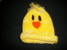BABY GIRLS OR BOYS YELLOW CHICKY HAT... SIZE NB-18 MO...NEW  