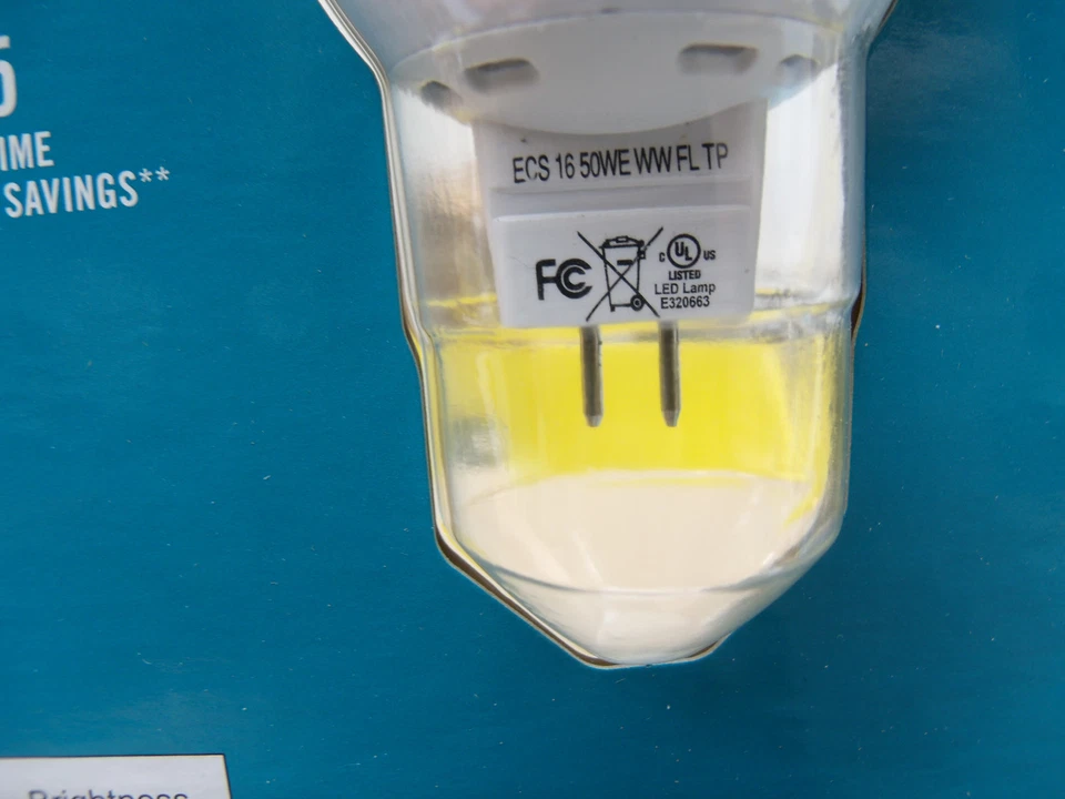 4 x Ecosmart 50W Equivalent Bright White (3000K) MR16 LED Flood DIMMABLE 500 Lum - Image 3 of 4