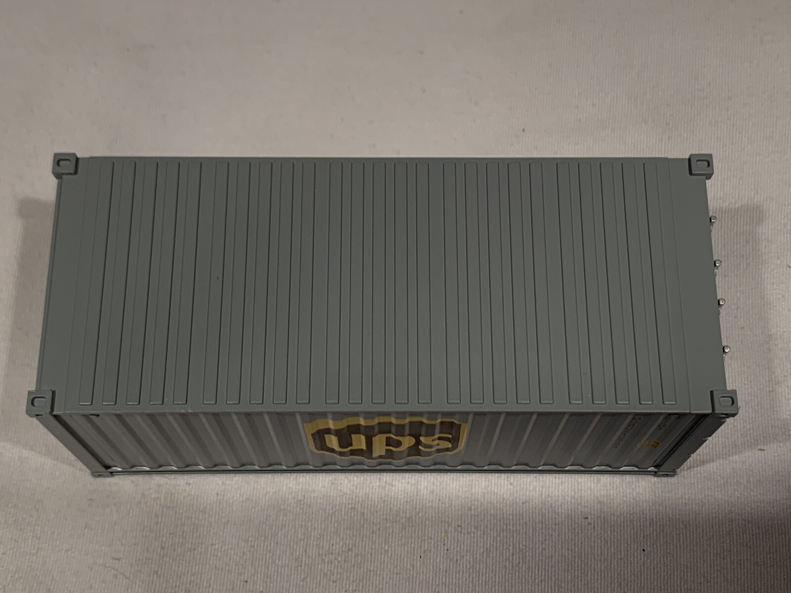 Menards Intermodal UPS 20’ INTERMODAL CONTAINER O SCALE WORKS WITH LIONEL MTH ATLAS ...