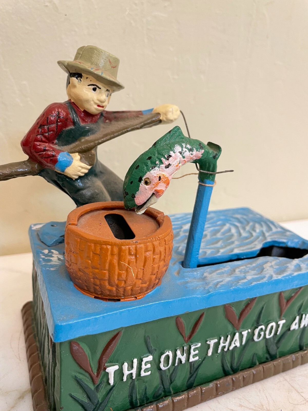 Design Toscano The Fisherman: Collectors The One Away that Got