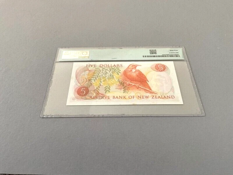New Zealand 5 Dollars P-165d* 'Replacement' ND(1977-81)  PMG 64 - Image 3 of 4
