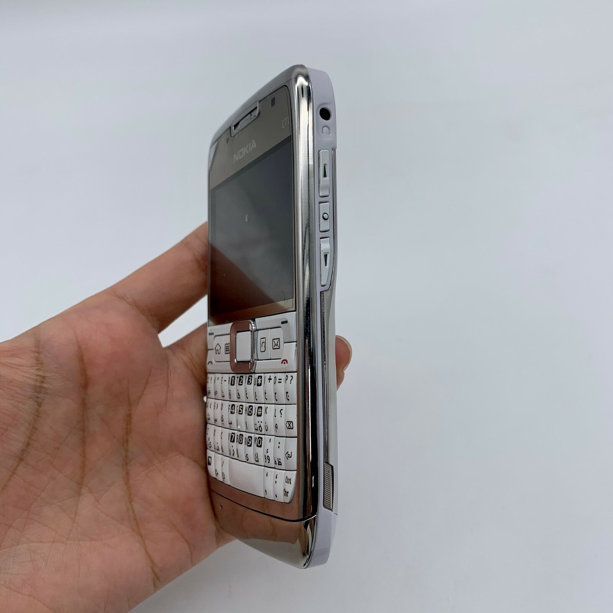 Original Nokia E71 QWERTY Keyboard 3G WIFI GPS 3.15MP MP3