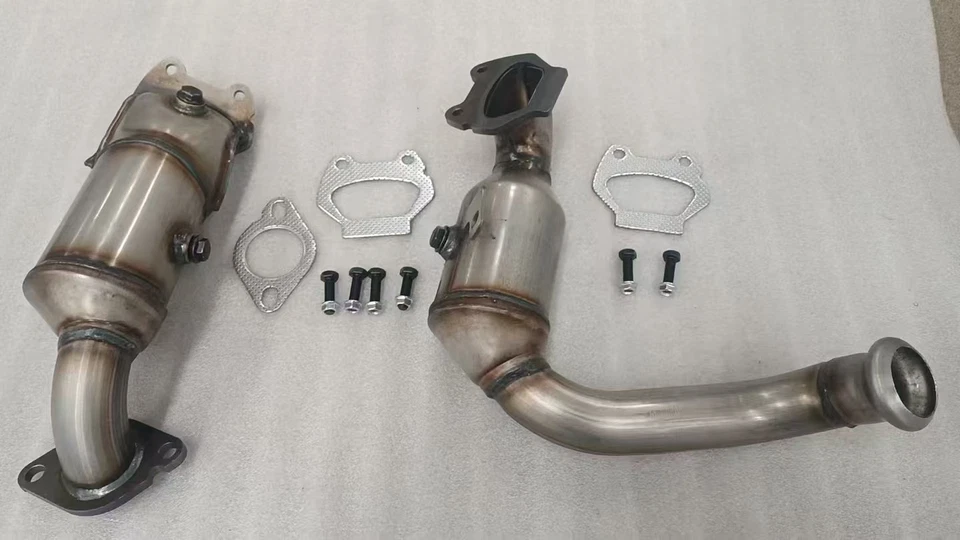 催化转换器 适用于 2017 - 2021 克莱斯勒 PACIFICA 3.6L 前后歧管 — 第 2/4 张图片